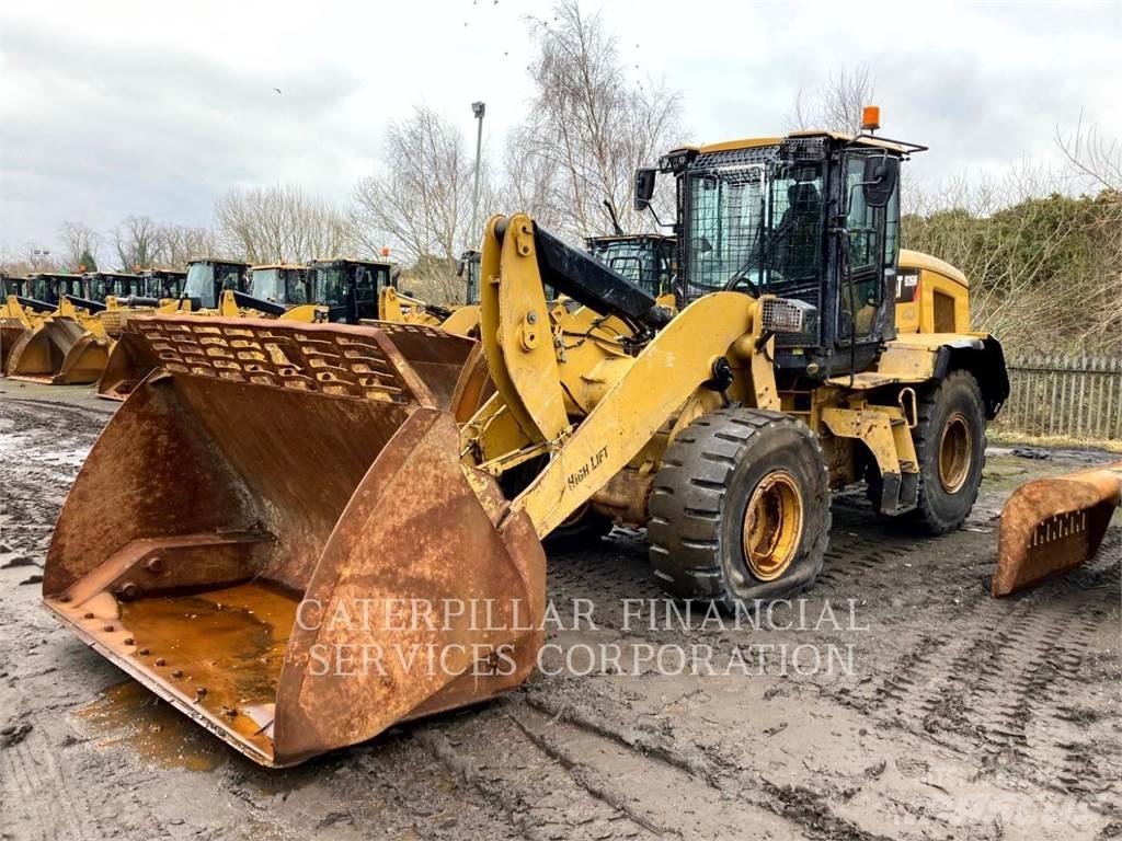 CAT 926M Kolesni nakladalci