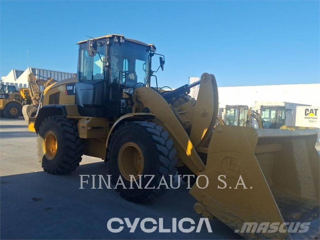 CAT 926M Kolesni nakladalci
