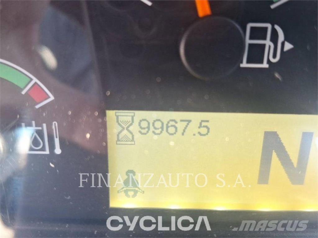 CAT 926M Kolesni nakladalci