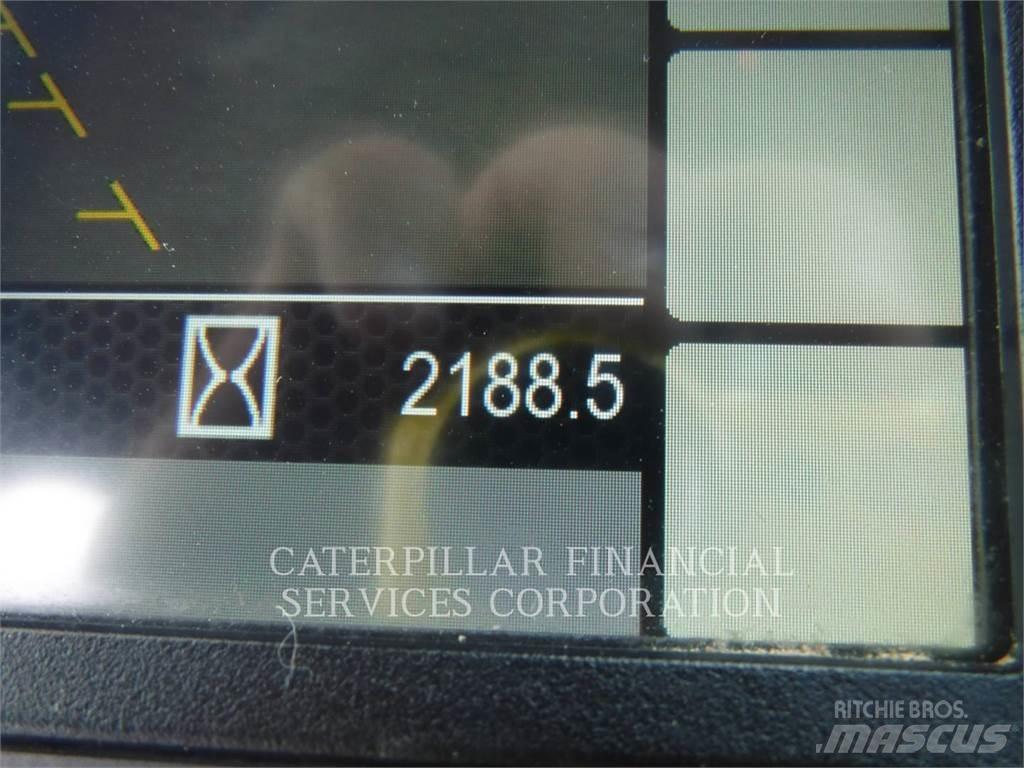 CAT 926M Kolesni nakladalci