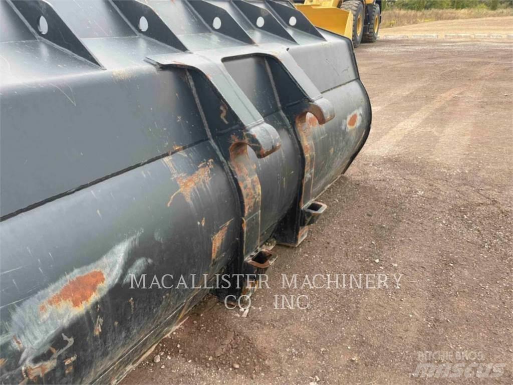 CAT 926M Kolesni nakladalci