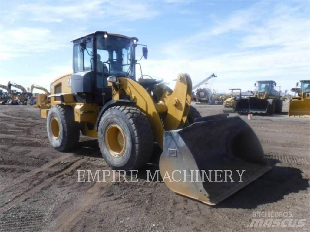 CAT 926M Kolesni nakladalci
