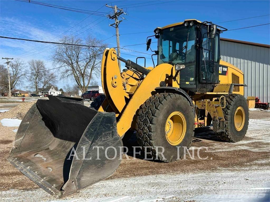 CAT 926M Kolesni nakladalci