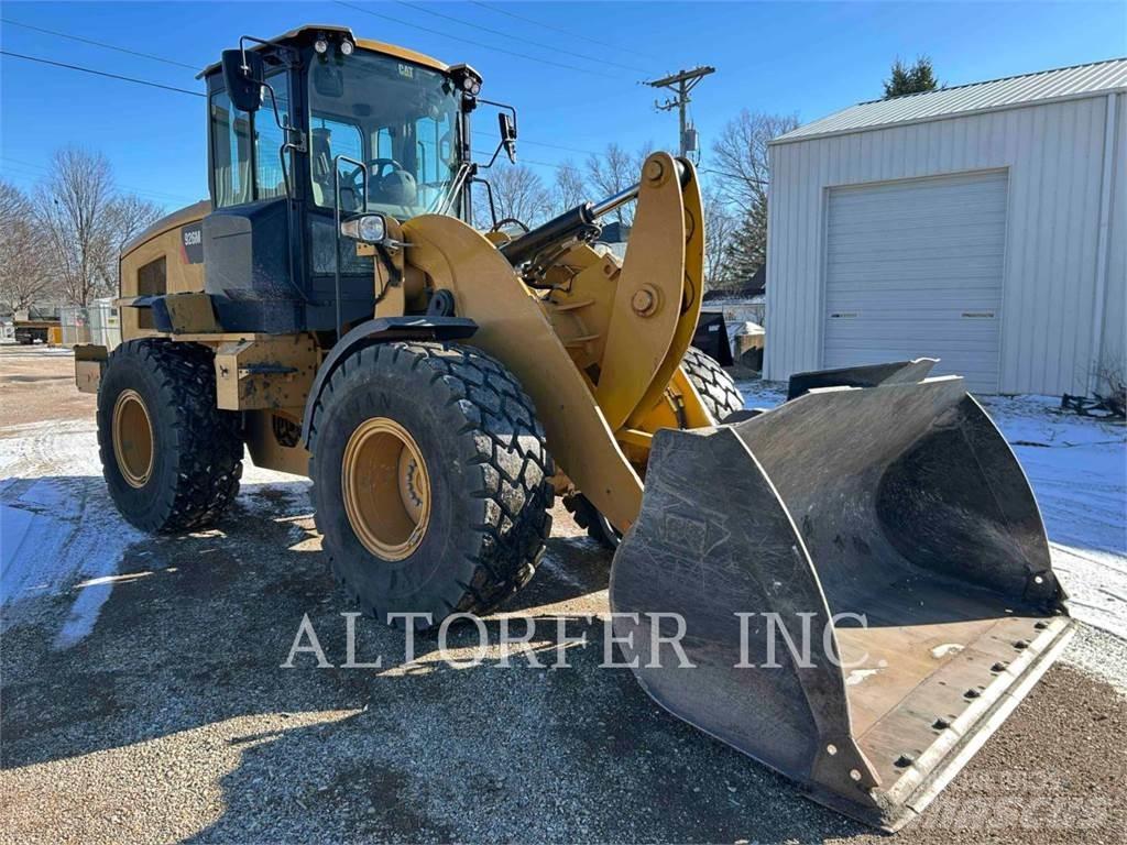 CAT 926M Kolesni nakladalci