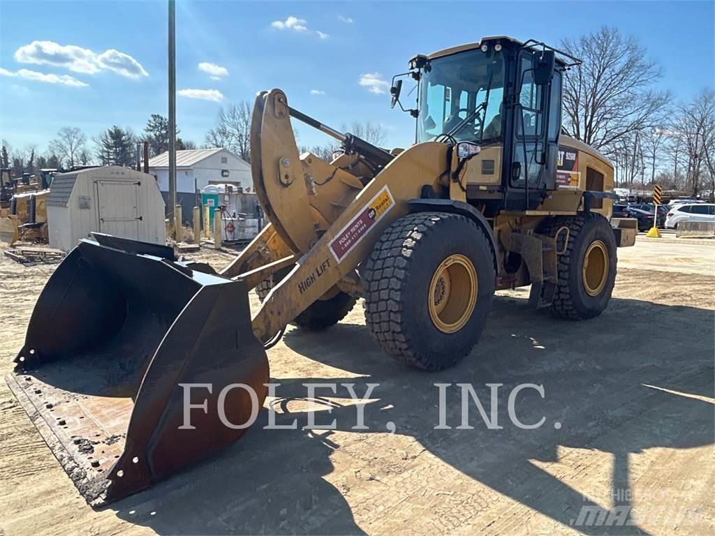 CAT 926M Kolesni nakladalci