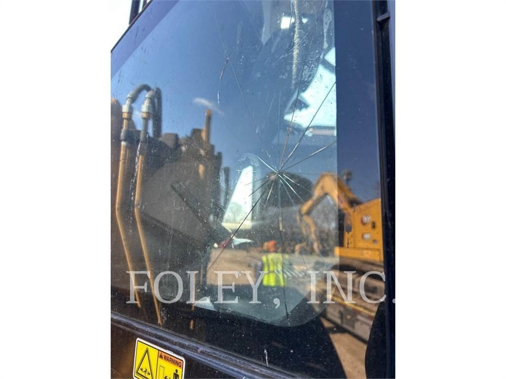CAT 926M Kolesni nakladalci