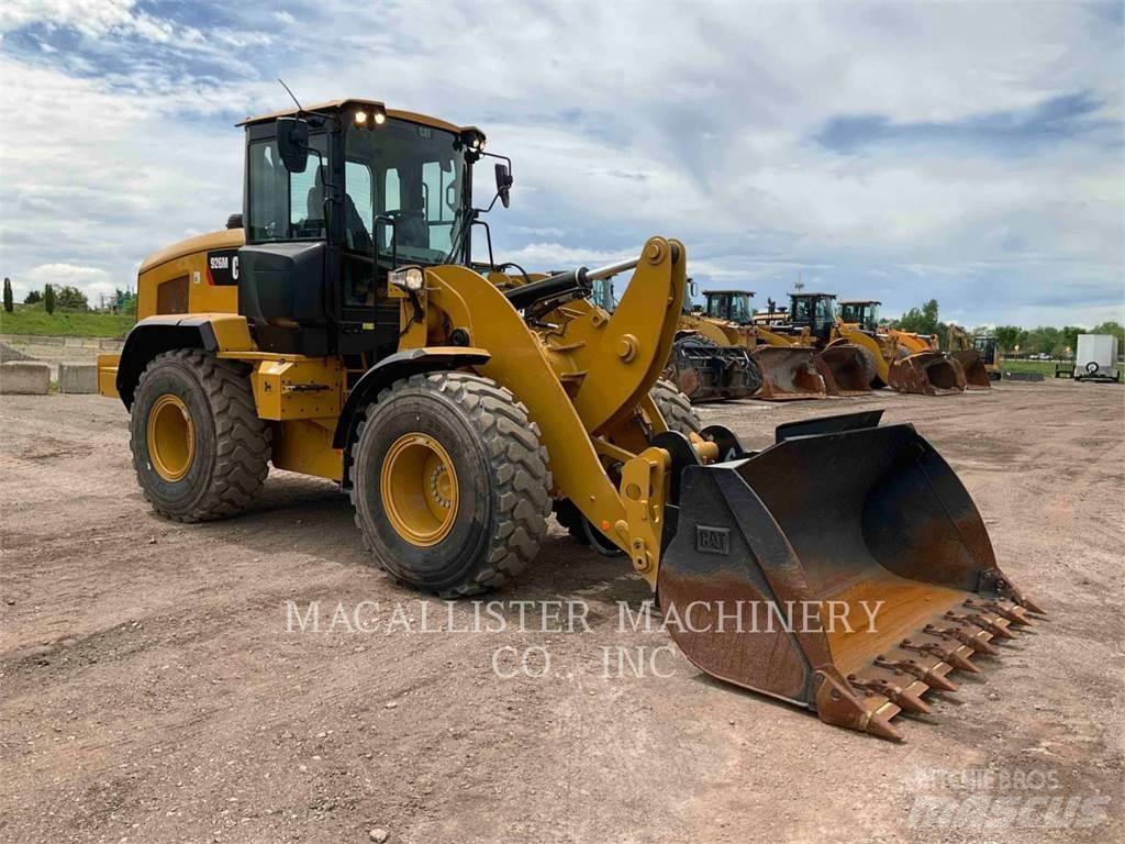 CAT 926M Kolesni nakladalci