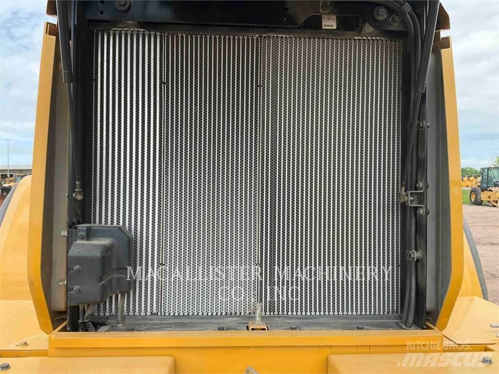 CAT 926M Kolesni nakladalci