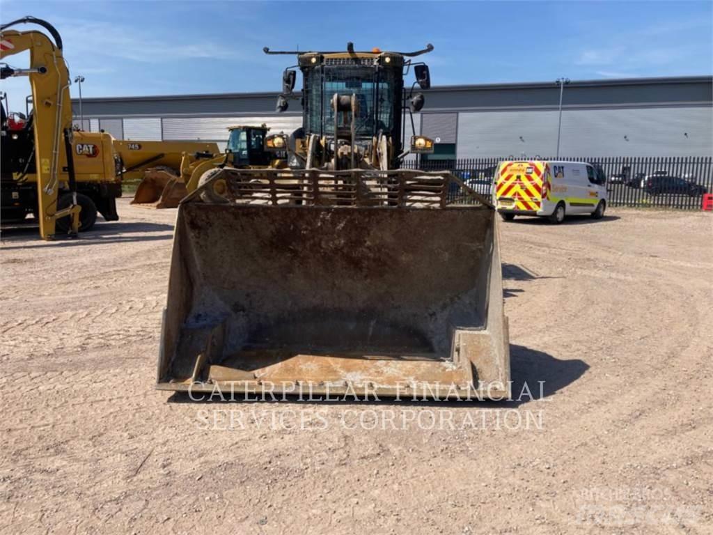 CAT 926M Kolesni nakladalci
