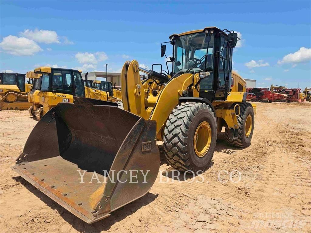 CAT 926M Kolesni nakladalci