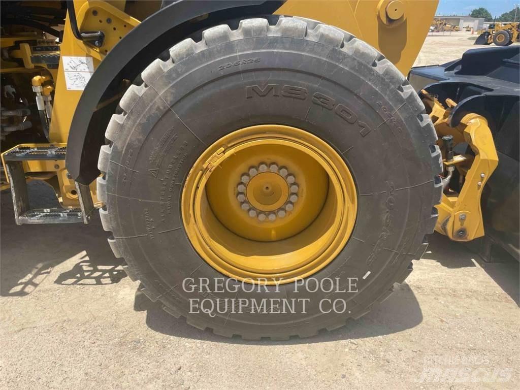 CAT 926M Kolesni nakladalci