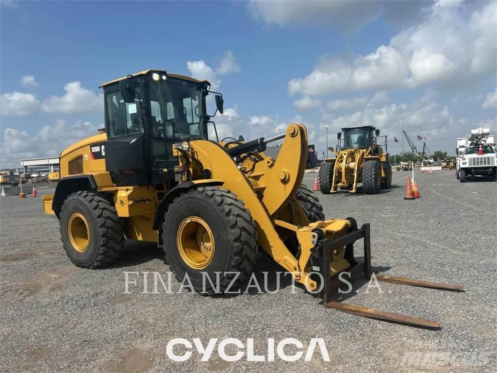 CAT 926M Kolesni nakladalci