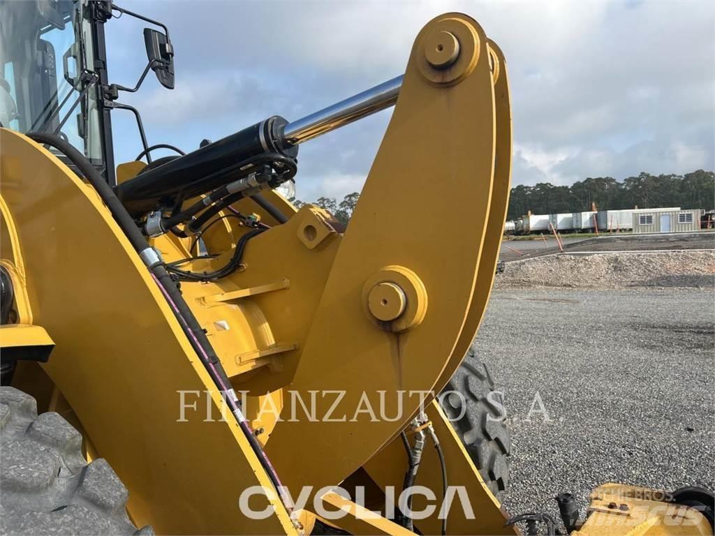 CAT 926M Kolesni nakladalci