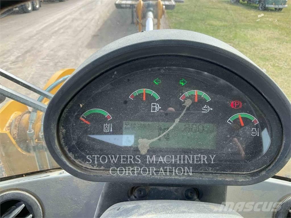 CAT 926M Kolesni nakladalci