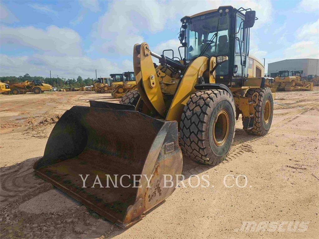 CAT 926M Kolesni nakladalci