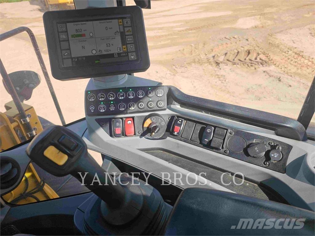 CAT 926M Kolesni nakladalci