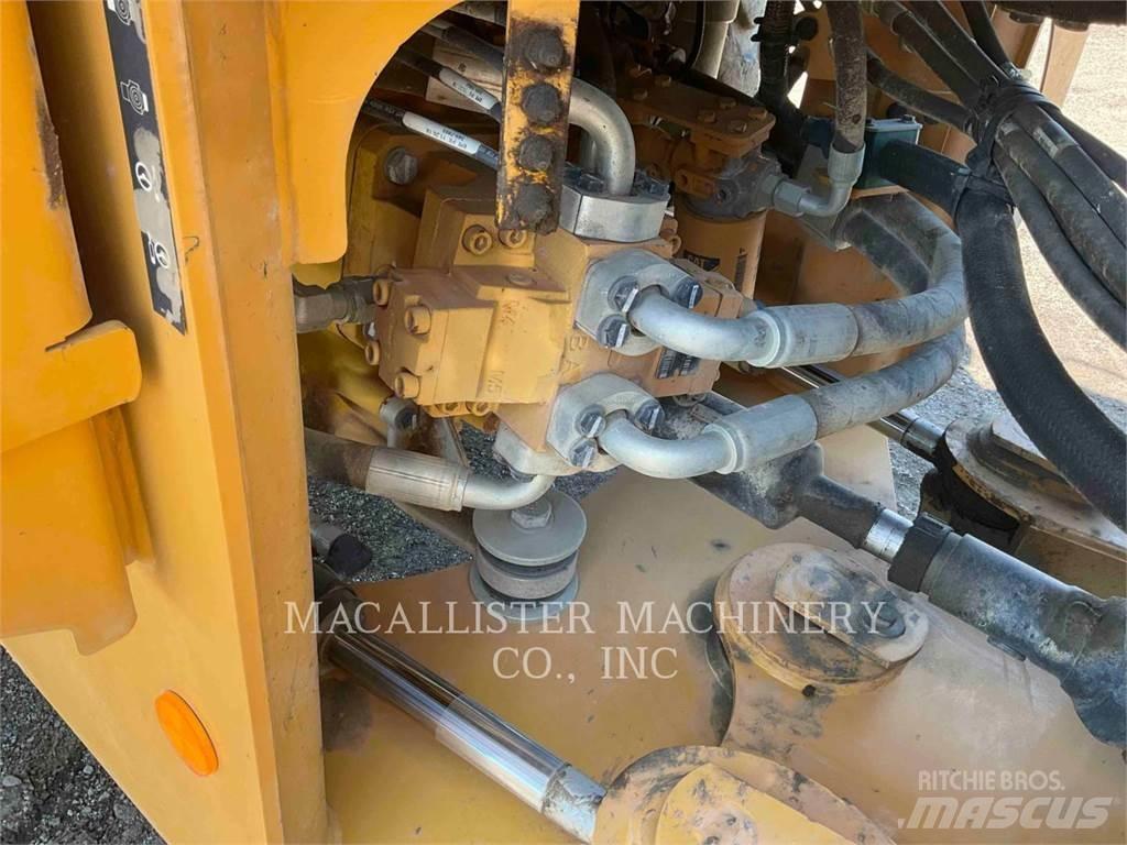 CAT 926M Kolesni nakladalci