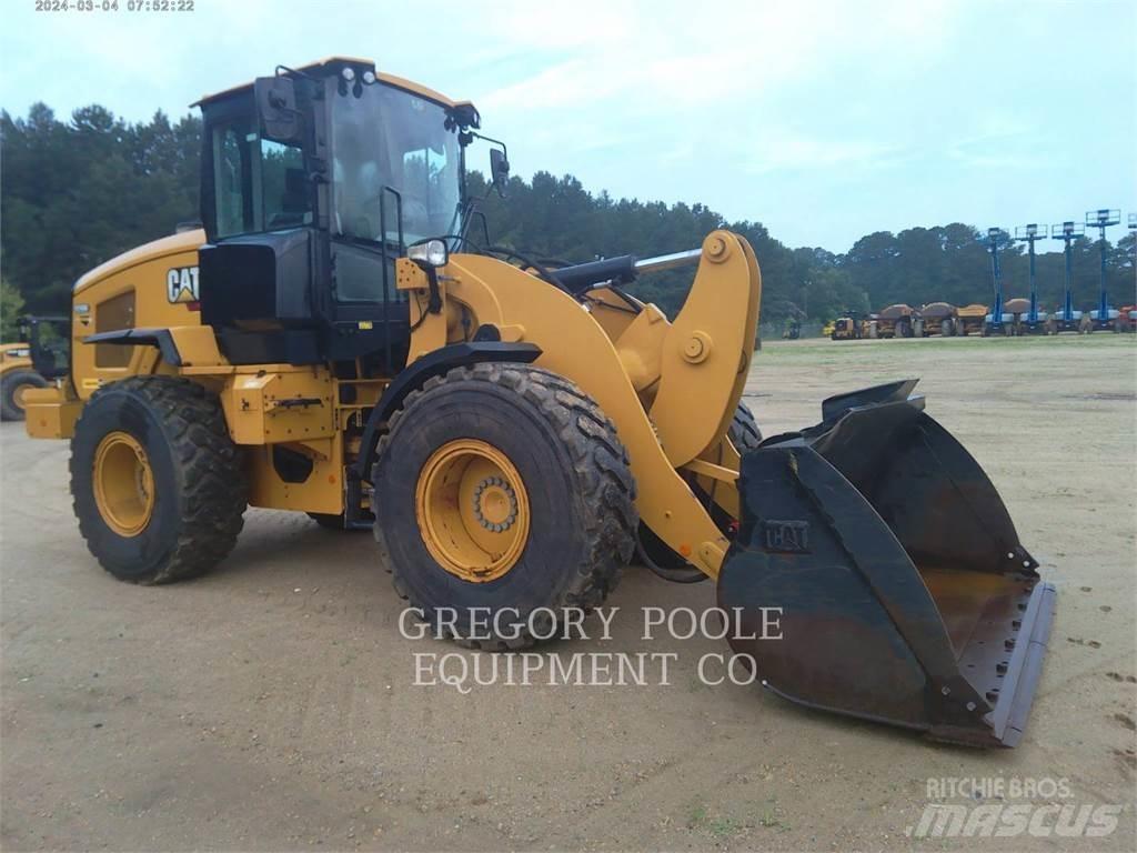 CAT 926M Kolesni nakladalci