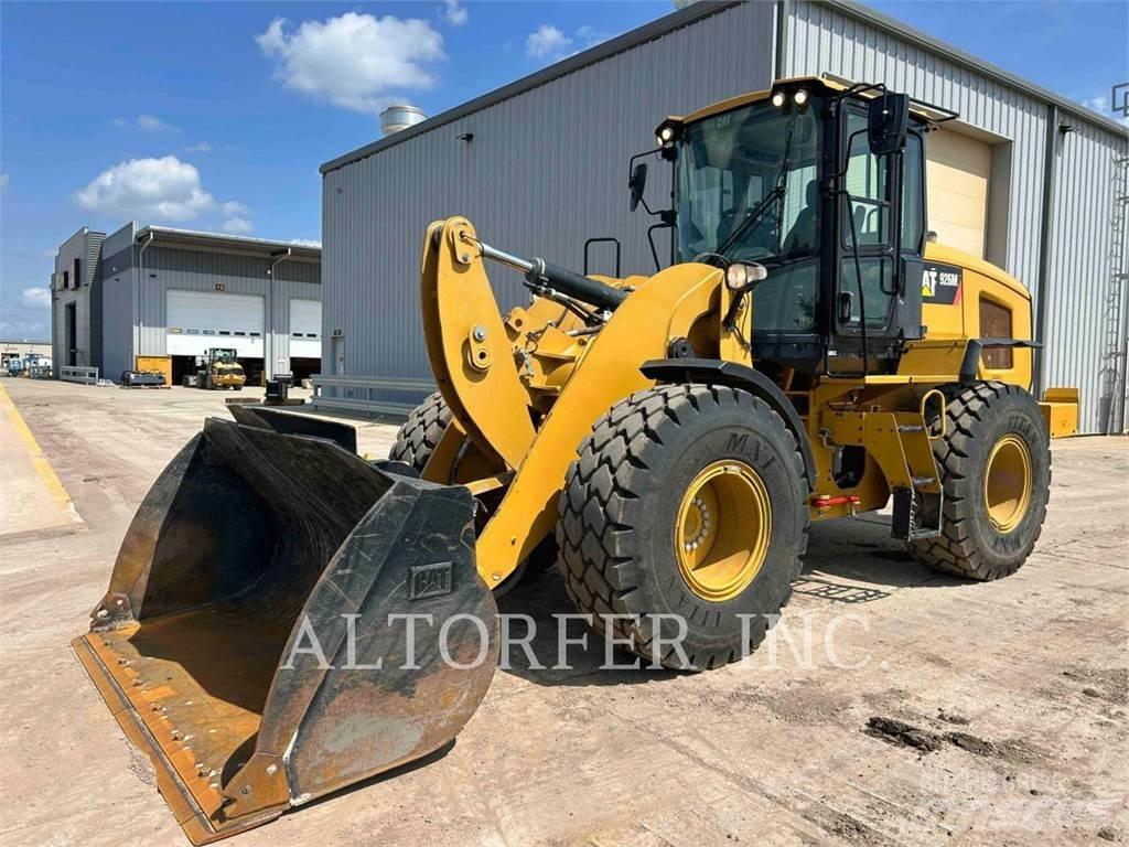 CAT 926M Kolesni nakladalci