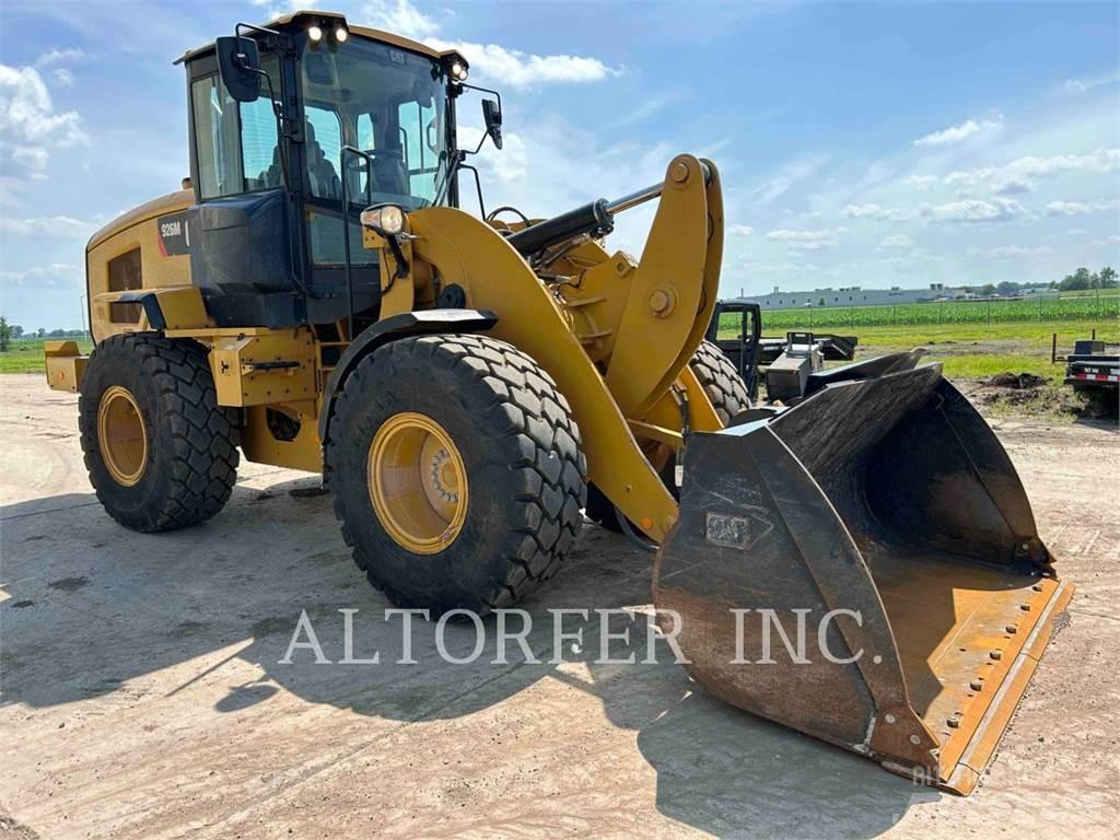 CAT 926M Kolesni nakladalci