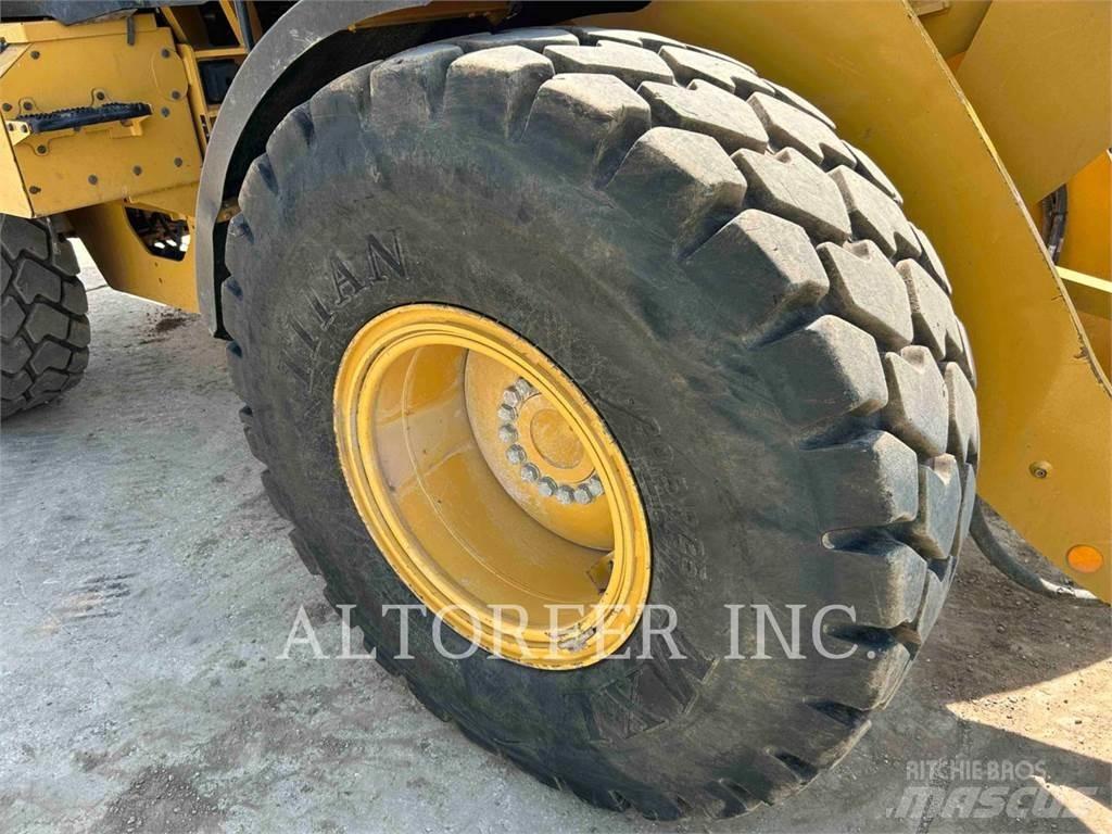 CAT 926M Kolesni nakladalci