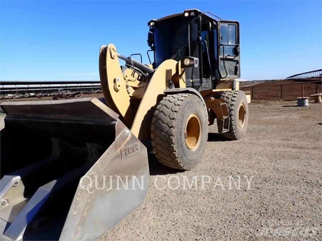 CAT 926M Kolesni nakladalci