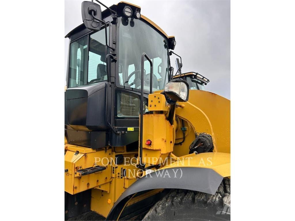 CAT 926M Kolesni nakladalci