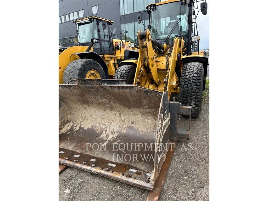 CAT 926M Kolesni nakladalci