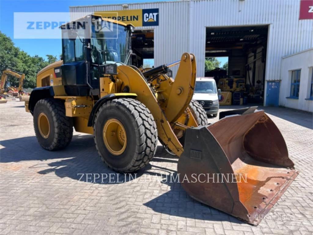 CAT 926M Kolesni nakladalci