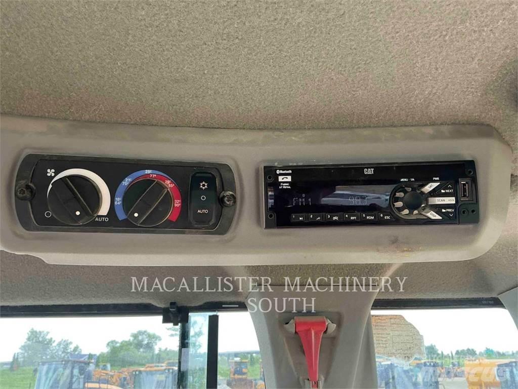CAT 926M Kolesni nakladalci