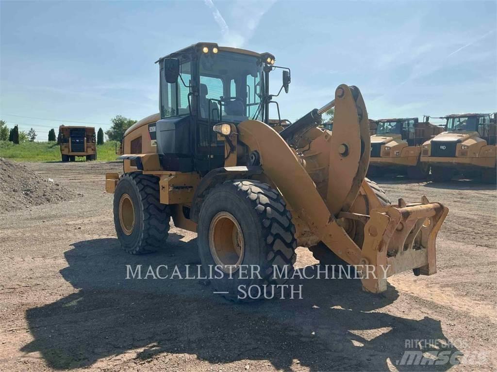 CAT 926M Kolesni nakladalci