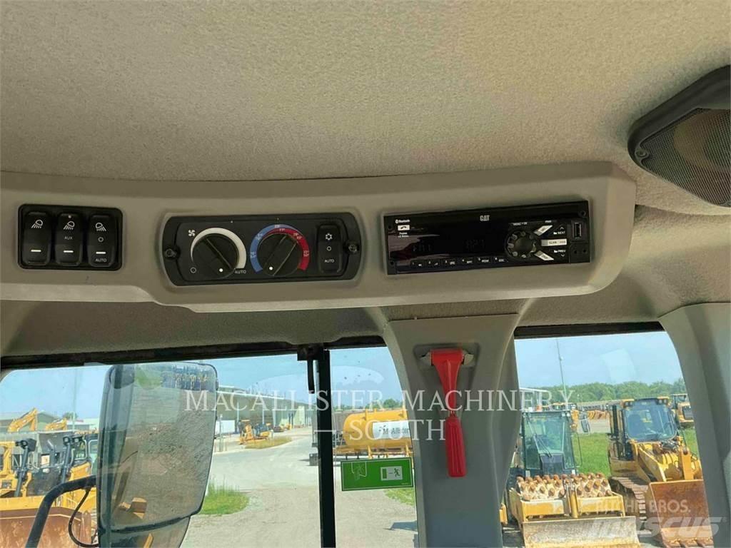 CAT 926M Kolesni nakladalci