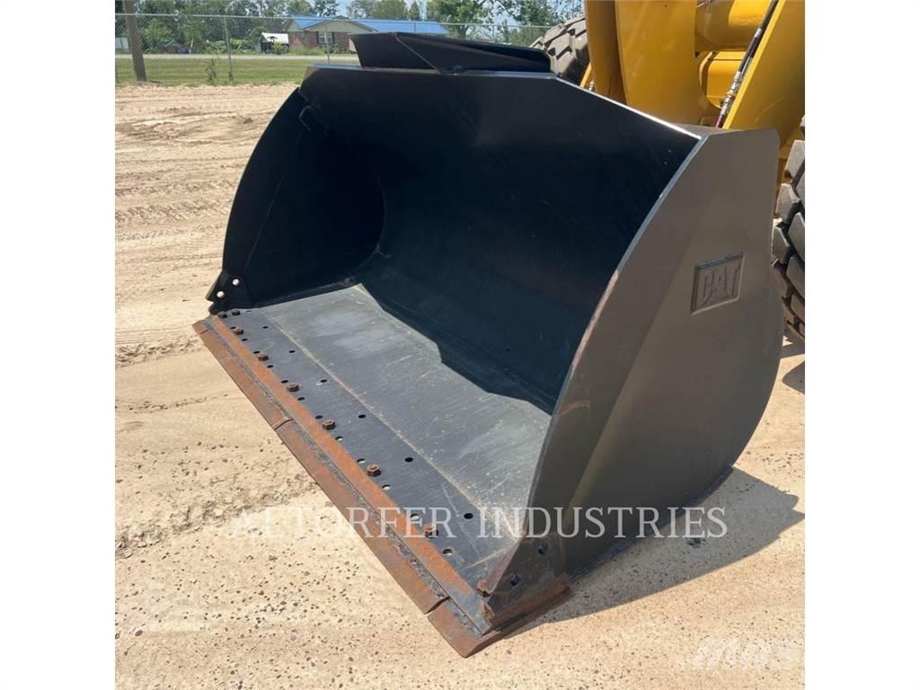 CAT 926M Kolesni nakladalci