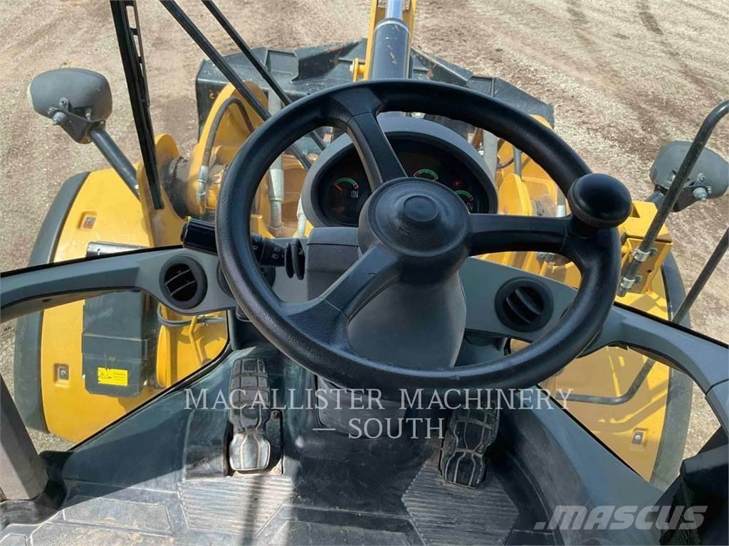 CAT 926M Kolesni nakladalci