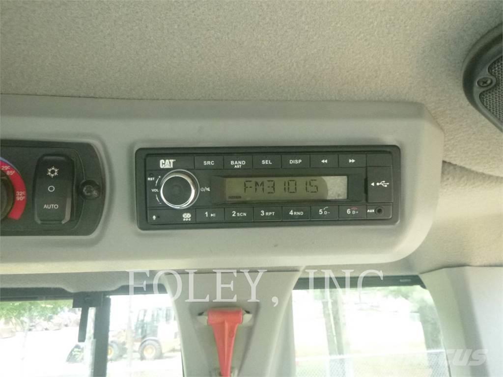 CAT 926M Kolesni nakladalci