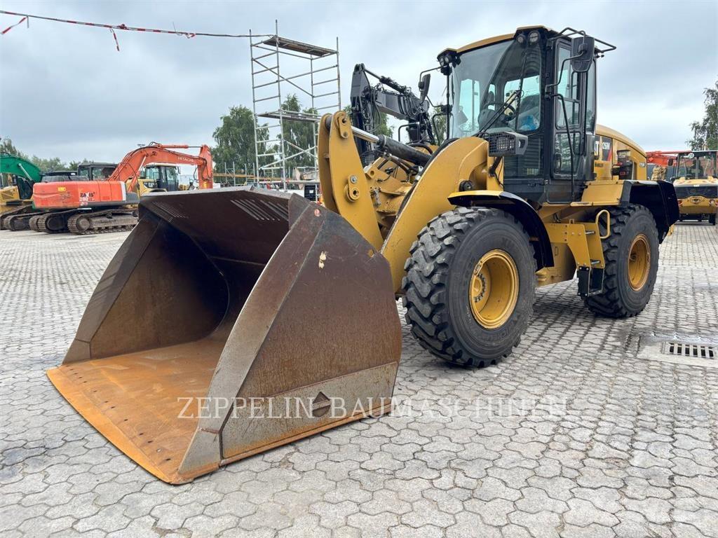CAT 926M Kolesni nakladalci