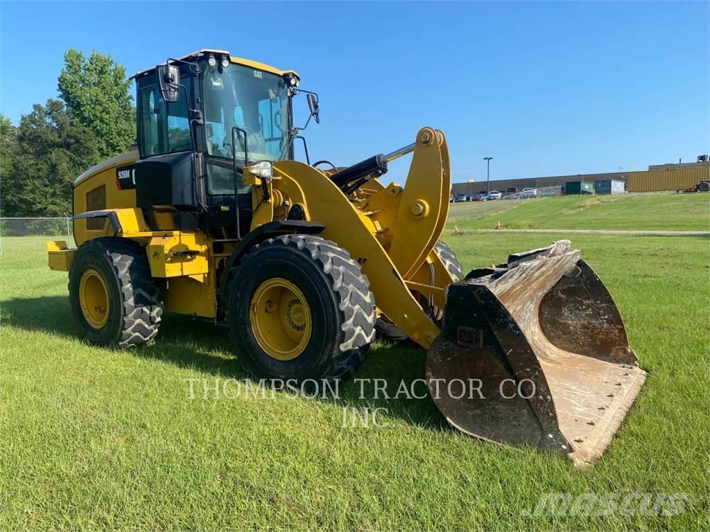 CAT 926M Kolesni nakladalci