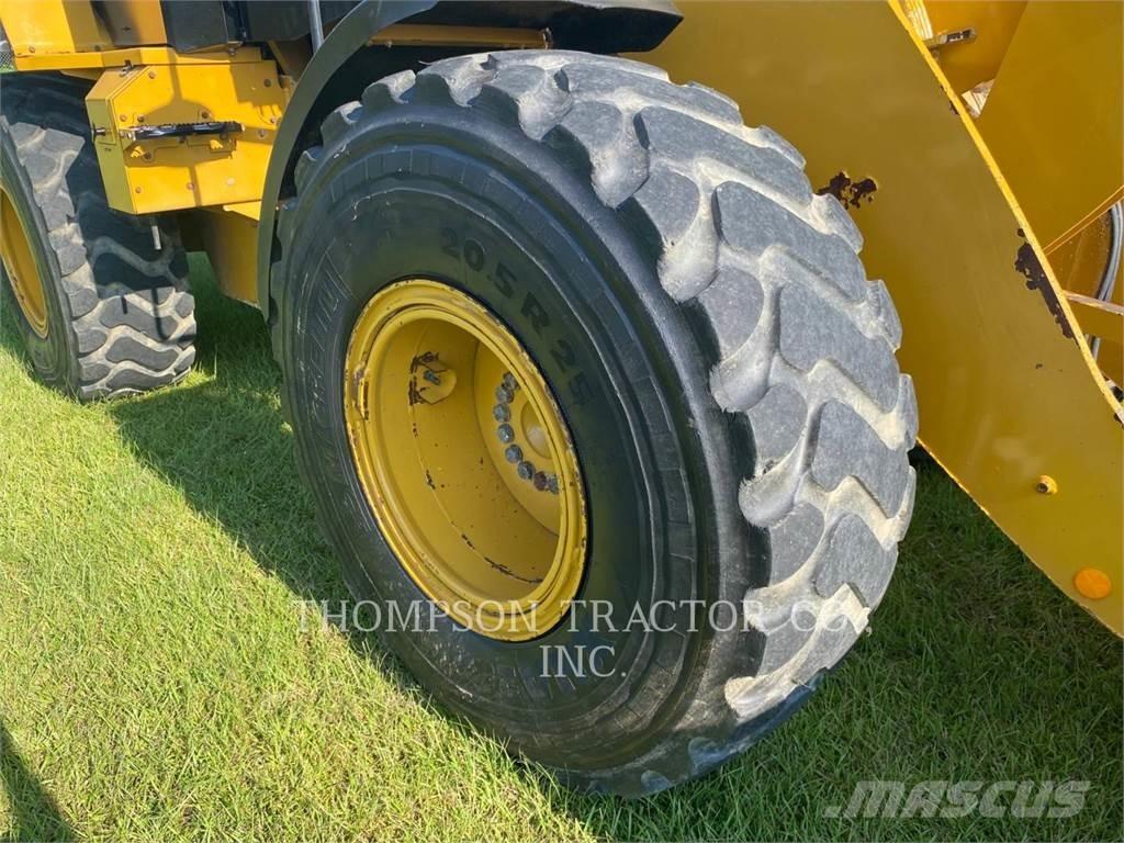 CAT 926M Kolesni nakladalci