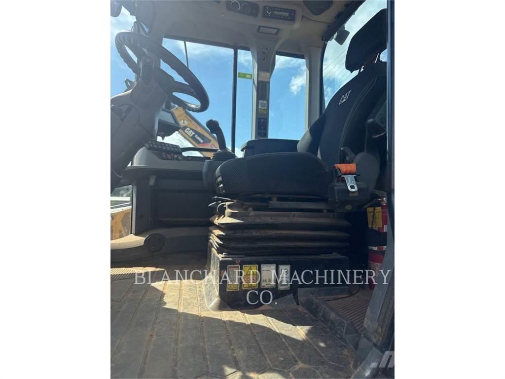 CAT 926M Kolesni nakladalci