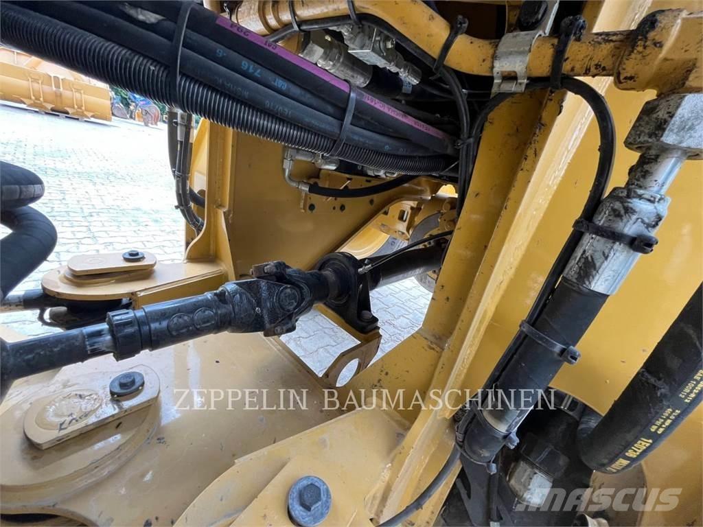 CAT 926M Kolesni nakladalci