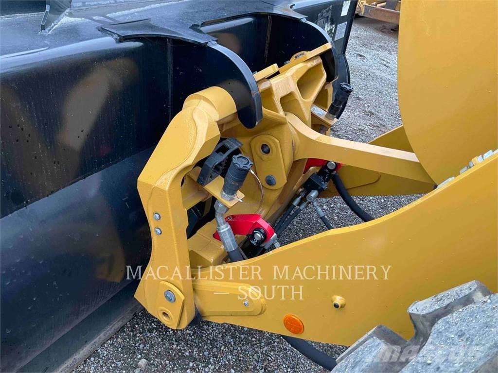 CAT 926M Kolesni nakladalci