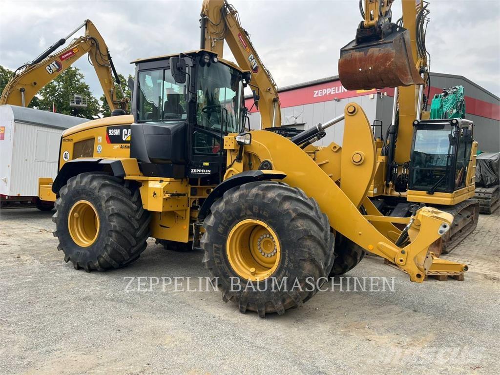 CAT 926M Kolesni nakladalci