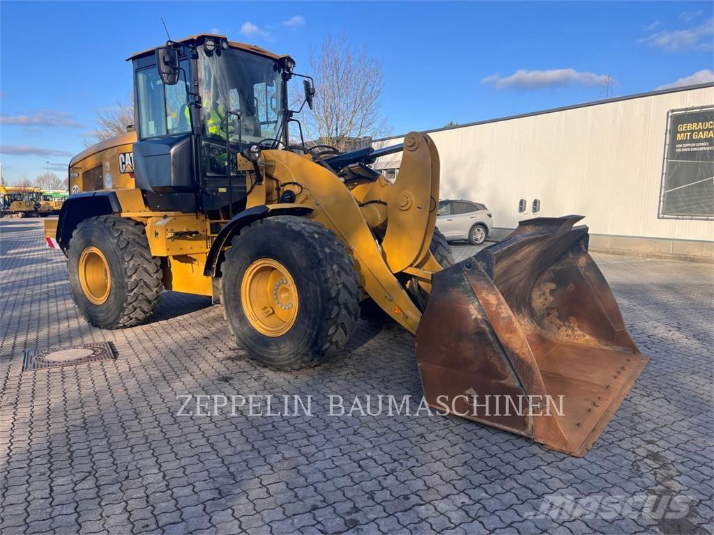 CAT 926M Kolesni nakladalci