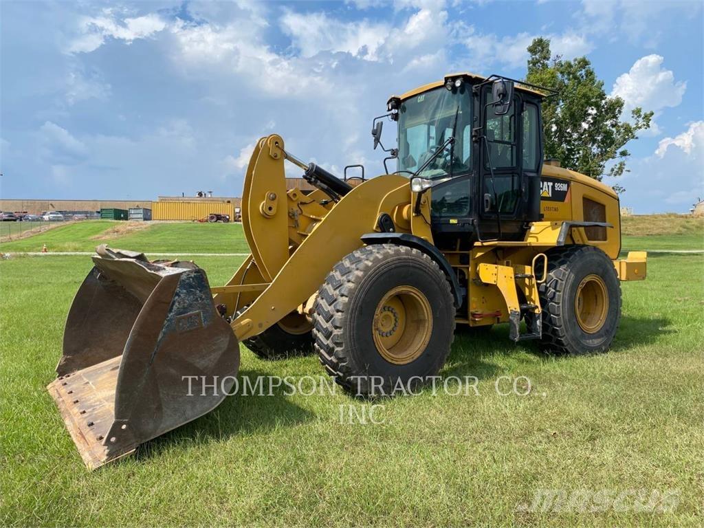 CAT 926M Kolesni nakladalci