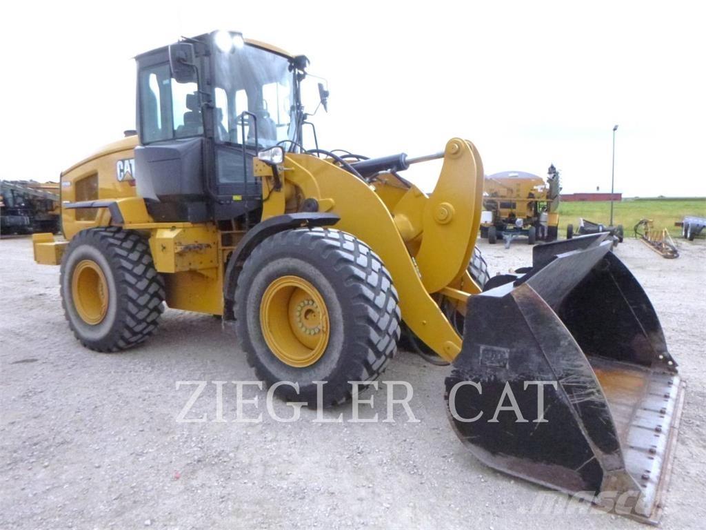 CAT 926M Kolesni nakladalci