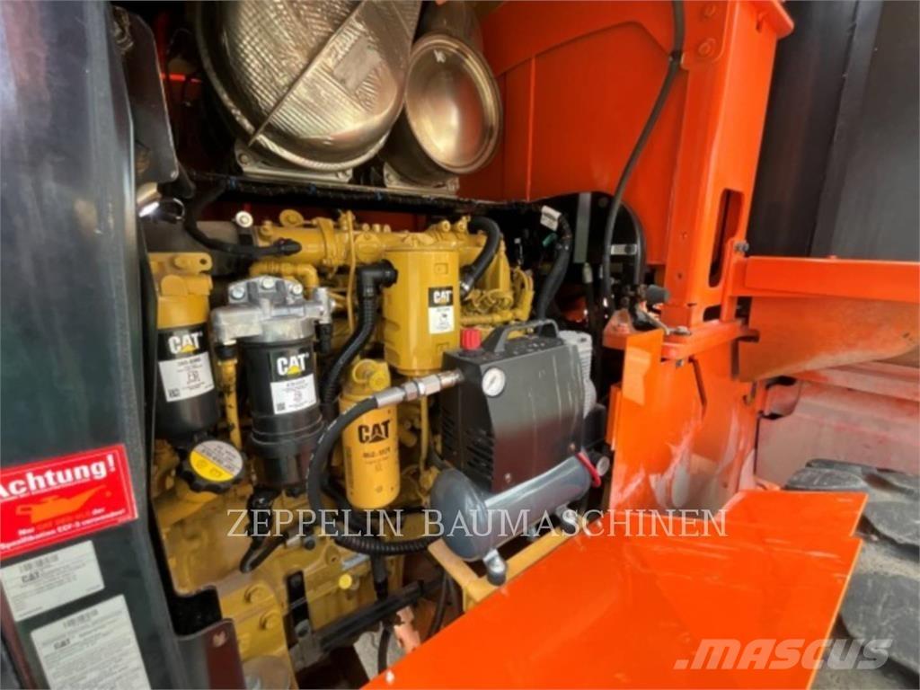 CAT 926M Kolesni nakladalci