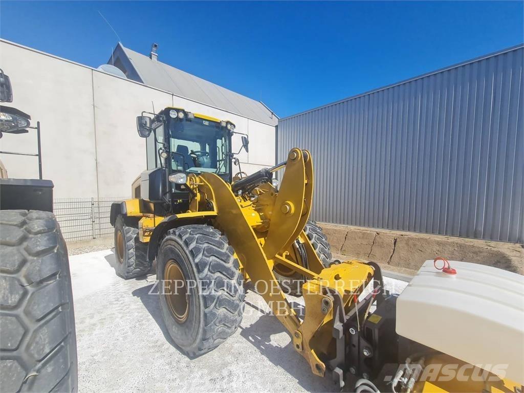 CAT 926M Kolesni nakladalci