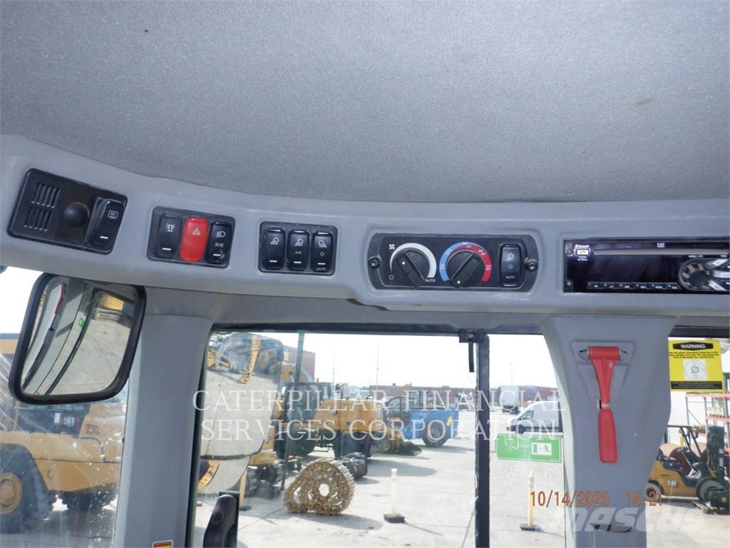 CAT 926M Kolesni nakladalci