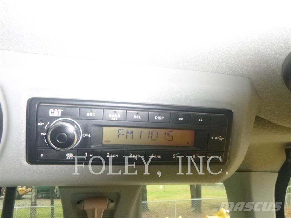 CAT 926M Kolesni nakladalci