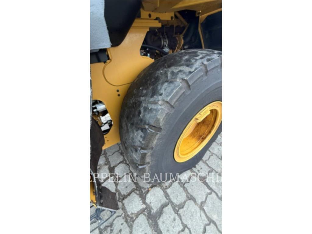 CAT 926M Kolesni nakladalci